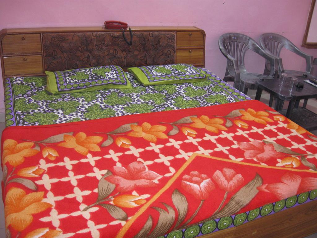 Hotel Shiv Ganga Rishīkesh Rom bilde