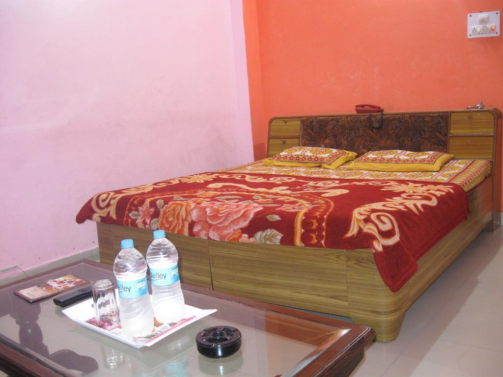 Hotel Shiv Ganga Rishīkesh Rom bilde