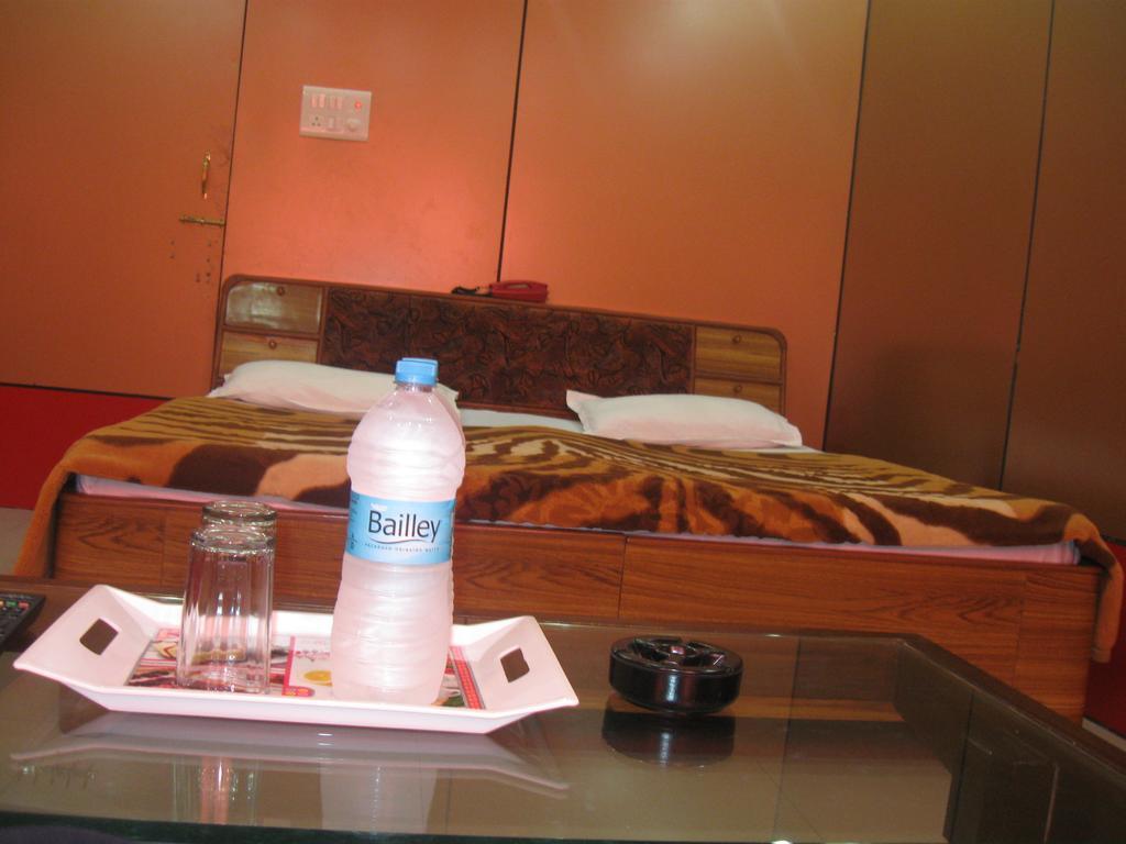Hotel Shiv Ganga Rishīkesh Rom bilde