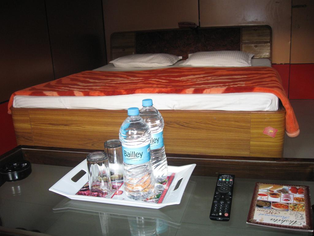 Hotel Shiv Ganga Rishīkesh Rom bilde