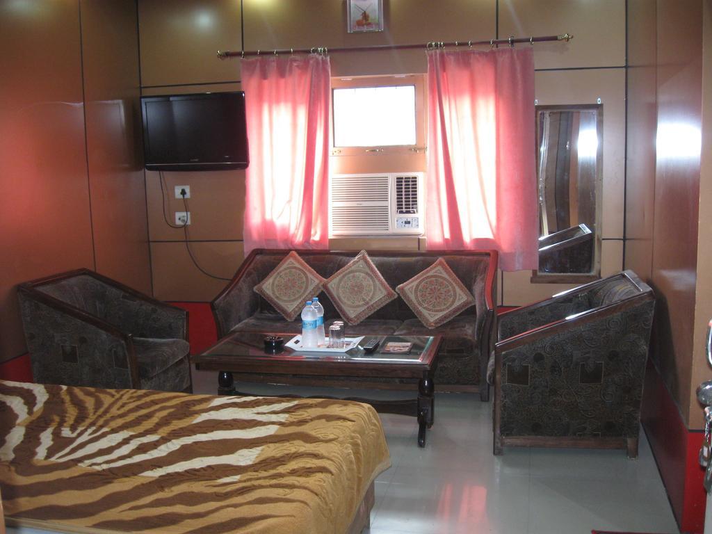 Hotel Shiv Ganga Rishīkesh Rom bilde